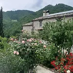 La Pace Hotel Belforte allʼIsauro