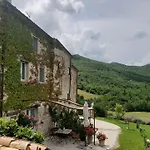 La Pace Hotel Belforte allʼIsauro
