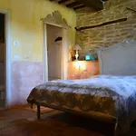 La Pace Hotel Belforte allʼIsauro
