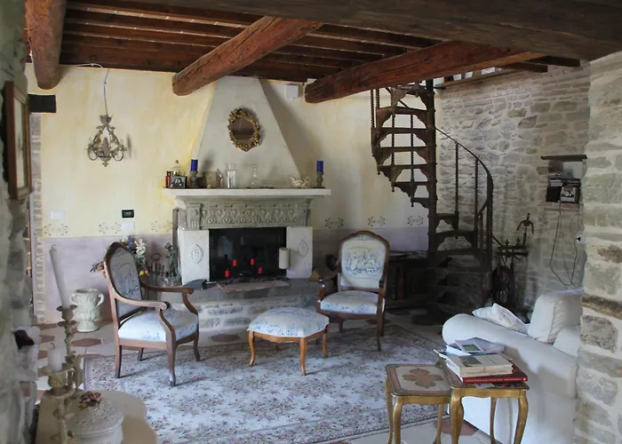 La Pace Hotel Belforte allʼIsauro