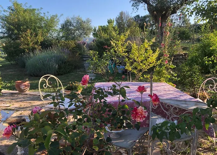 La Pace Hotel Belforte allʼIsauro